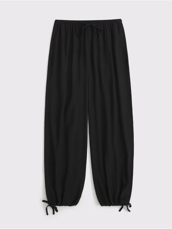 Abercrombie & Fitch Pants - Abercrombie & Fitch Black Convertible Crinkle Balloon Pant, size XS short NWT